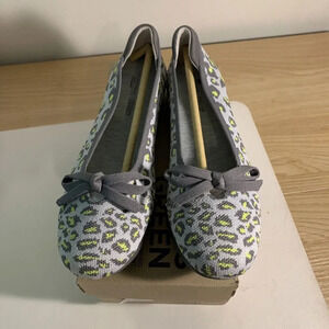 1095. NEW! Clarks Carly Hope Medium Width-Grey-US 7 Womens